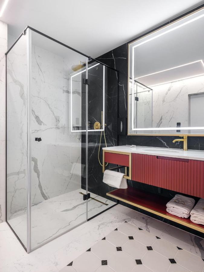 Golden Queen Deluxe Jacuzzi Apartments - Old Town Краків Екстер'єр фото