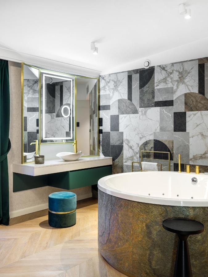 Golden Queen Deluxe Jacuzzi Apartments - Old Town Краків Екстер'єр фото