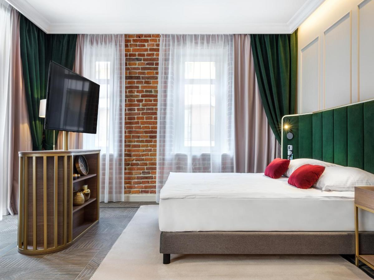 Golden Queen Deluxe Jacuzzi Apartments - Old Town Краків Екстер'єр фото