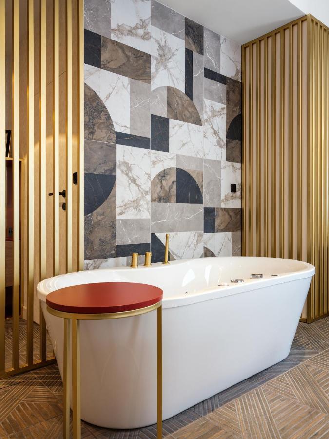 Golden Queen Deluxe Jacuzzi Apartments - Old Town Краків Екстер'єр фото